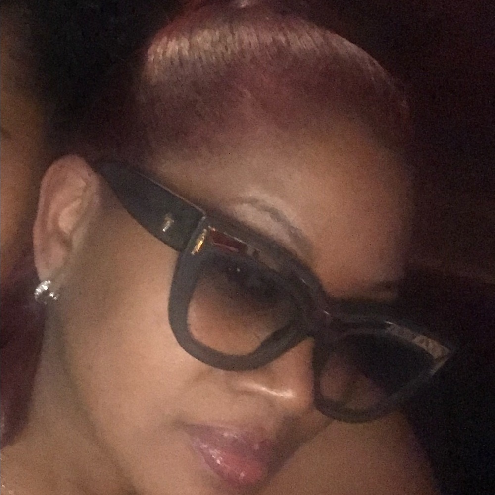Meet your Posher, Nakia